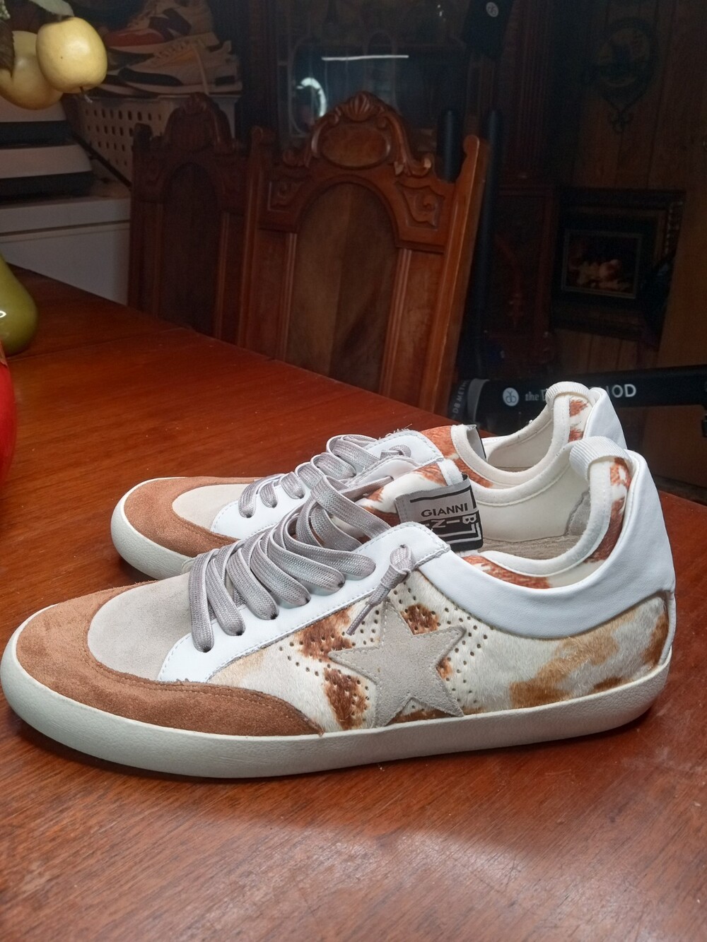 Gianni Bini Kaeko Star Sneakers Size 9.5 M Calf Hair Brown White Leather Shoe